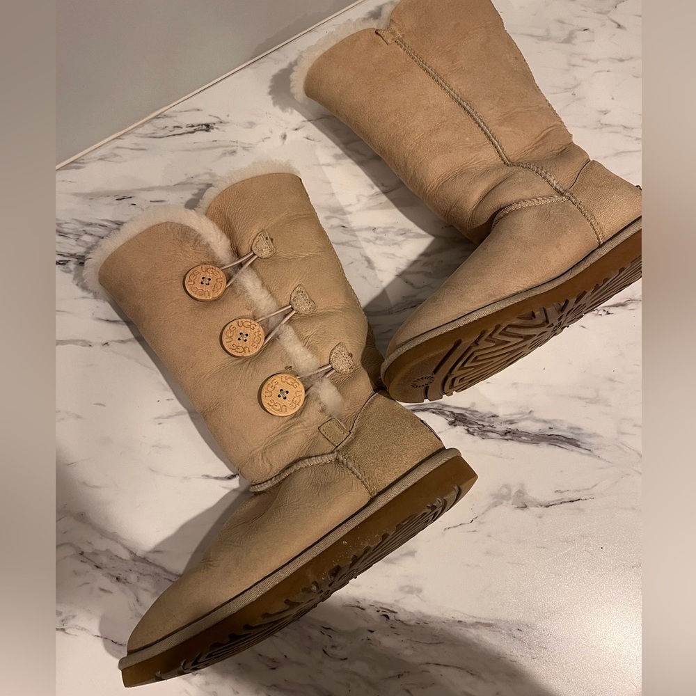 Ugg Boots With Bailey Button Triplet - image 5